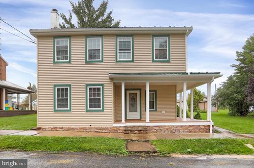 6 W Front St, FREEBURG, PA, 17827-9767 | Card Image