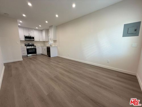 14827 Lemay St, Van Nuys, CA, 91405-3817 | Card Image