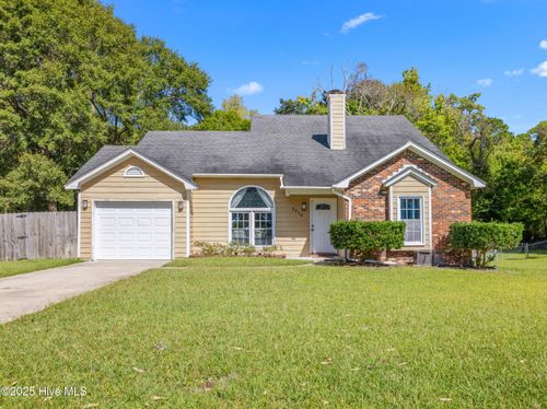 2678 Idlebrook Cir, Midway Park, NC, 28544-1618 | Card Image