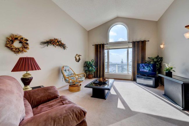 2281 Sirocco Drive Sw, Home with 3 bedrooms, 2 bathrooms and 4 parking in Calgary AB | Image 20