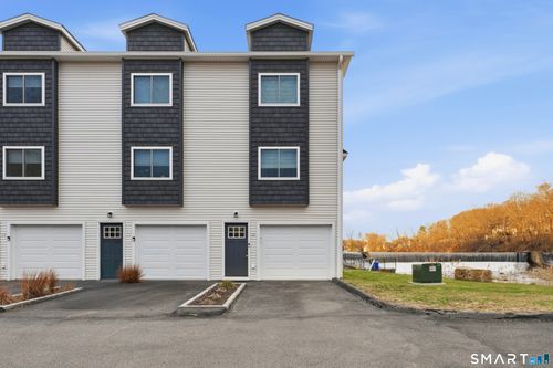 24-33 Main St, Meriden, CT, 06451-5116 | Card Image