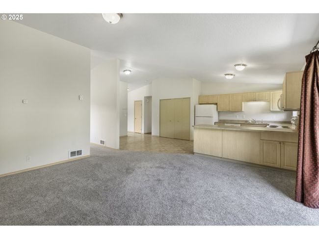 5580 Franklin Blvd, House other with 3 bedrooms, 2 bathrooms and 2 parking in Eugene OR | Image 11