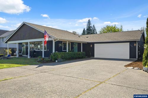 624 N Pershing St, Mt Angel, OR, 97362 | Card Image