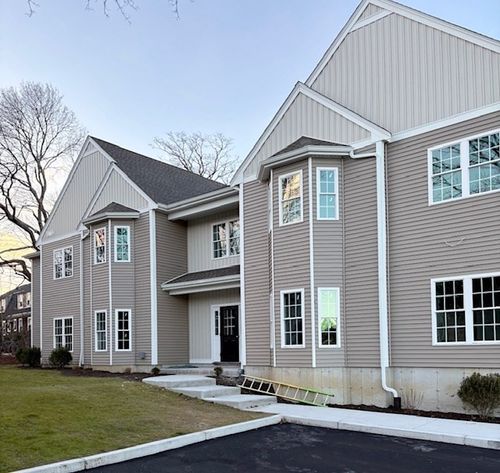 4-2 S Spooner St, Plymouth, MA, 02360-4447 | Card Image