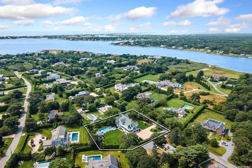 6 Assups Neck Ln, Quogue, NY, 11959-4214 | Card Image