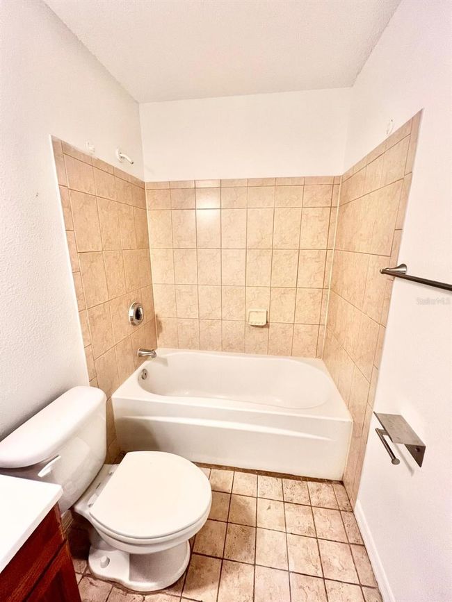 UNIT-1101 - 9481 Highland Oak Dr, Condo with 3 bedrooms, 2 bathrooms and null parking in TAMPA FL | Image 14