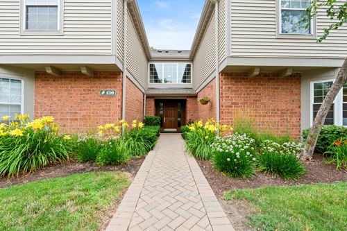 apt-1-130 Crest Wood Ct, Schaumburg, IL, 60195-3370 | Card Image