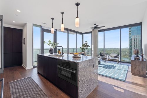 3906-84 N Interstate 35, Austin, TX, 78701-4997 | Card Image