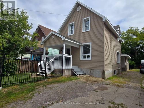 332 Worthington Street W, North Bay (Central), ON, P1B3B6 | Card Image