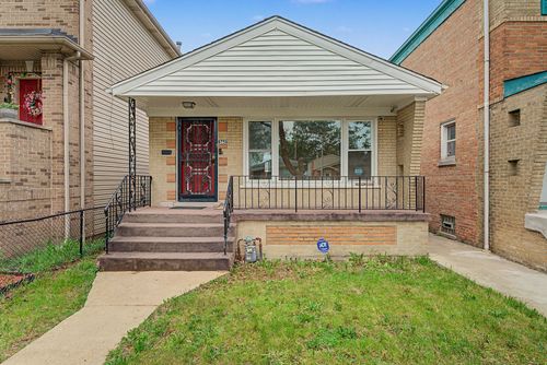 9256 S Calumet Ave, Chicago, IL, 60619-7304 | Card Image