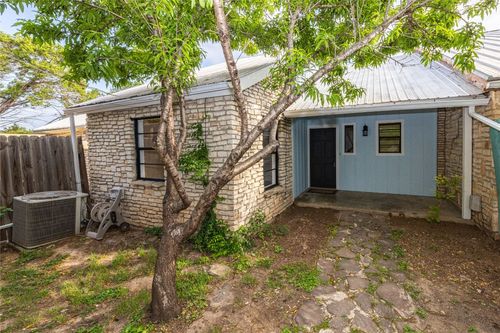 110 Shady Bluff Dr, Wimberley, TX, 78676-2242 | Card Image
