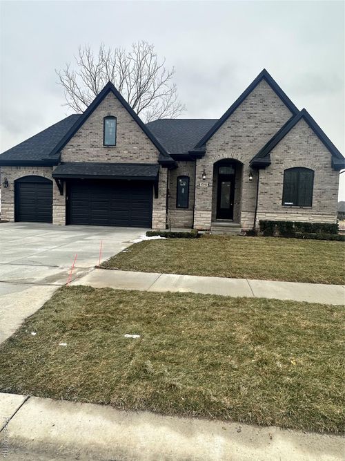 57192 Meadowridge Dr, Washington Township, MI, 48094-4012 | Card Image