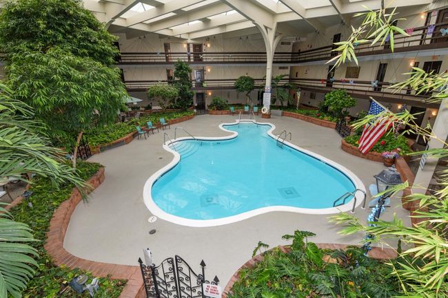110 - 5200 S Tuckaway Boulevard, Condo with 2 bedrooms, 2 bathrooms and null parking in Greenfield WI | Image 24