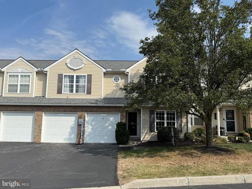 102 Kestrel Ct, HUMMELSTOWN, PA, 17036-8839 | Card Image