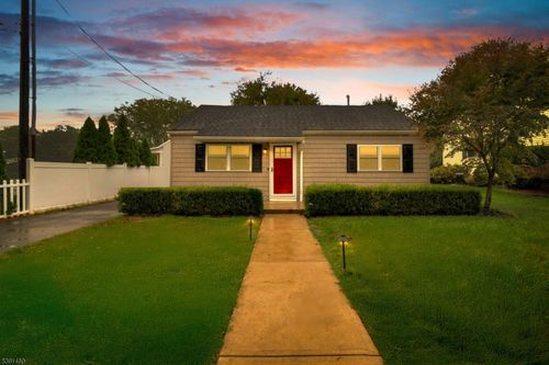 16 Irwin Ave, Freehold, NJ, 07728-2610 | Card Image