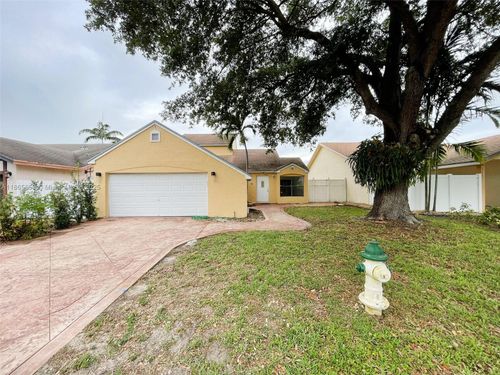 7941 Nw 50th St, Lauderhill, FL, 33351-5633 | Card Image