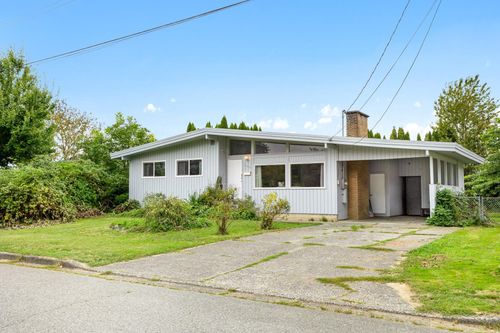 45415 Barton Ave, Chilliwack, BC, V2P1L1 | Card Image