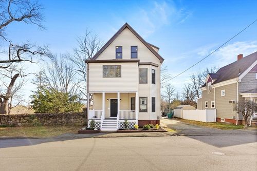 55 Winthrop St, Lynn, MA, 01904-2862 | Card Image