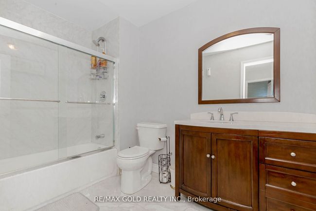 298 Royal Salisbury Way, House attached with 6 bedrooms, 3 bathrooms and 3 parking in Brampton ON | Image 19