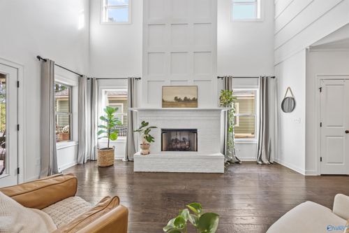 6453 Lincoln Park Pl Nw, Huntsville, AL, 35806-5000 | Card Image