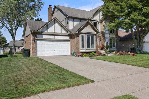 52597 Lasalle Dr, Shelby Twp, MI, 48315-2529 | Card Image
