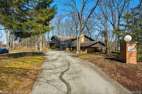 4710 Cove Rd, West Bloomfield, MI, 48323-3604 | Card Image