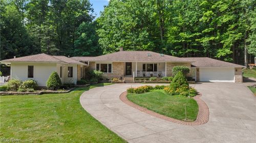 17525 Haskins Rd, Chagrin Falls, OH, 44023-5729 | Card Image