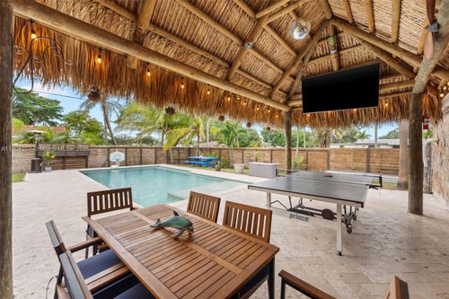 1220 E Hawthorne Cir, Hollywood, FL, 33021-5349 | Card Image