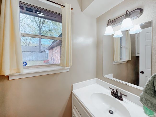 1420 Bowie Cir, House other with 3 bedrooms, 2 bathrooms and null parking in Corsicana TX | Image 12