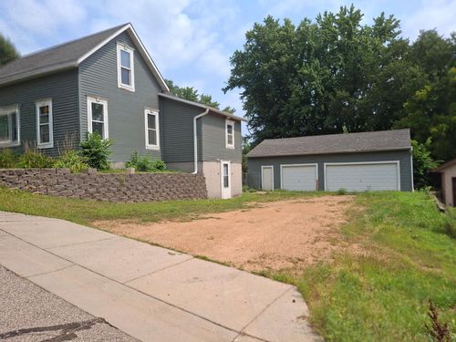 321 3rd St W, Carver, MN, 55315-4402 | Card Image