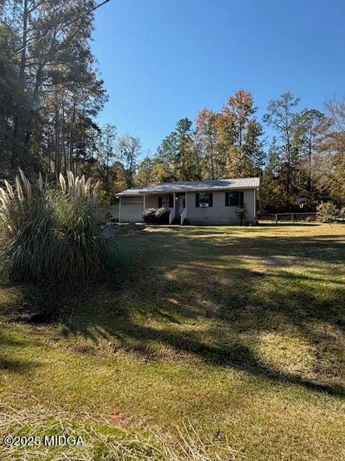 124 Village Way Nw, Milledgeville, GA, 31061-7702 | Card Image