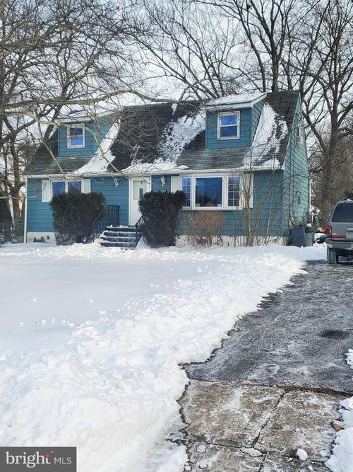 16 Bittersweet Rd, EWING, NJ, 08638-2320 | Card Image