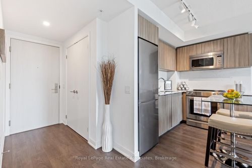 1403-30 Samuel Wood Way, Etobicoke, ON, M9B0C9 | Card Image