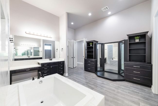 Primary Bath | Image 18