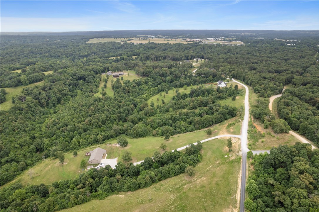 Sunburst Ln, Gravette, AR 72736