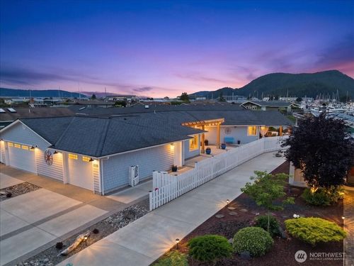 5301 Doon Way, Anacortes, WA, 98221-2913 | Card Image