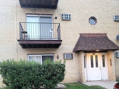 1a-2420 Randall Ln, Arlington Heights, IL, 60004-1052 | Card Image