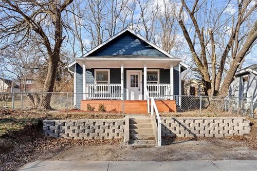 1226 10th Ave, Leavenworth, KS, 66048-3064 | Card Image