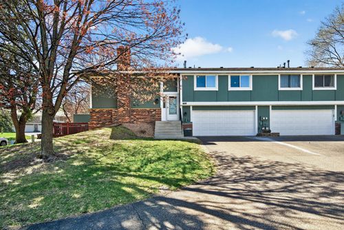 7553 Zinnia Way, Maple Grove, MN, 55311-2752 | Card Image