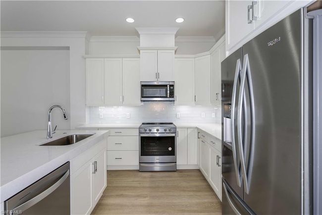 8925 Calypso Ct, Condo with 2 bedrooms, 2 bathrooms and 2 parking in Naples FL | Image 8