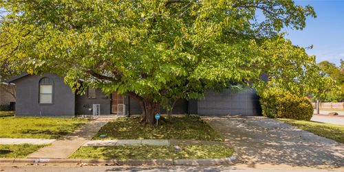 206 Sixpence Ln, Euless, TX, 76039-3702 | Card Image