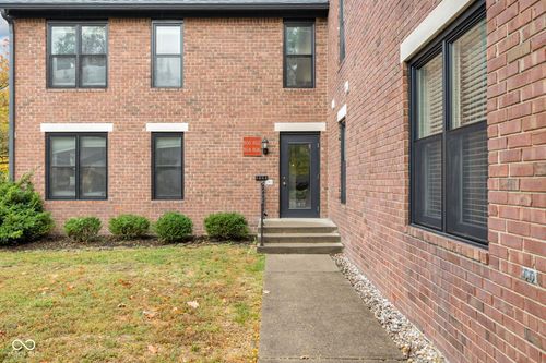 802 N Park Ave, Indianapolis, IN, 46202-3440 | Card Image