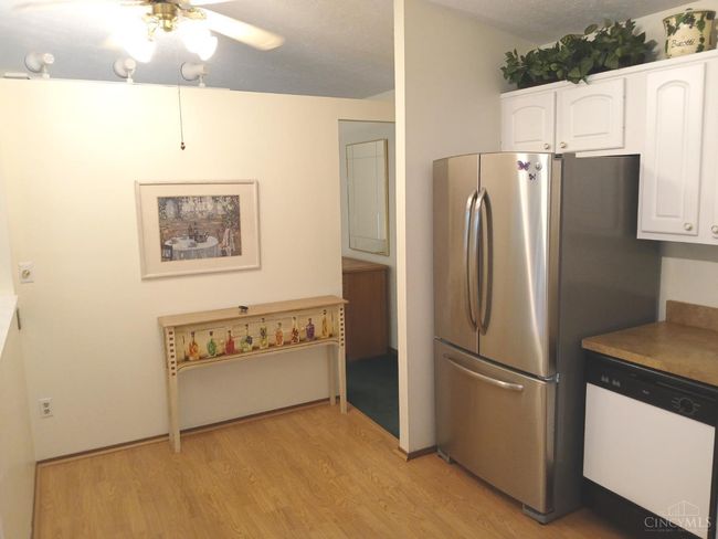 5292 Eaglesnest Dr, Condo with 2 bedrooms, 2 bathrooms and null parking in Cincinnati OH | Image 7