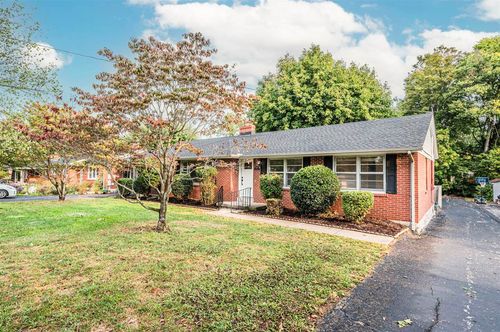 808 Roselawn Way, Bowling Green, KY, 42104-3843 | Card Image