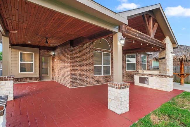 1996 Honey Meadow Ln, House other with 4 bedrooms, 3 bathrooms and 2 parking in Pearland TX | Image 11
