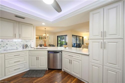 n105-592 Beachwalk Cir, NAPLES, FL, 34108-7735 | Card Image