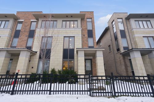 65-33 Donald Fleming Way, Whitby, ON, L1R0N8 | Card Image