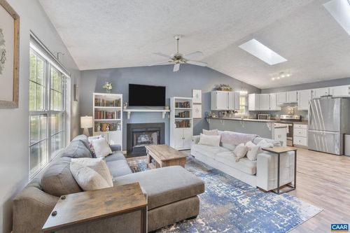 16 E Point Rd, PALMYRA, VA, 22963-2049 | Card Image
