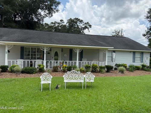 11 Lumpkin St, Lucedale, MS, 39452-6024 | Card Image