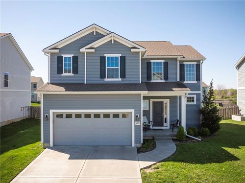 1423 Sw Fairfax Rd, Lee's Summit, MO, 64083-4500 | Card Image